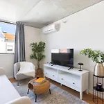 Premium With Garage By Hostwise